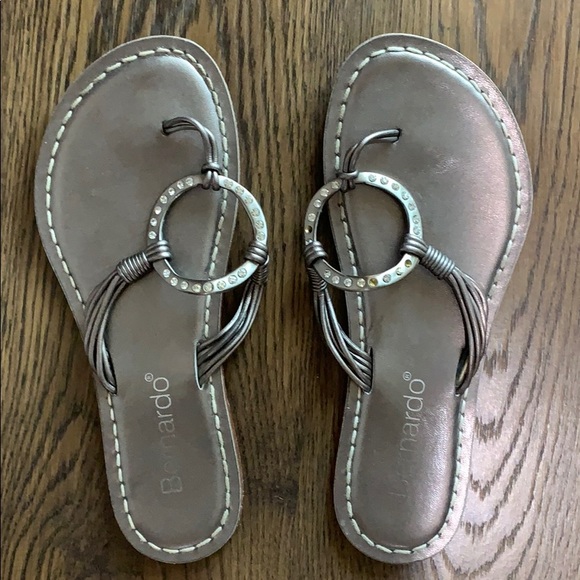 Bernardo | Pewter Matrix Flats | size 9 - Picture 1 of 4